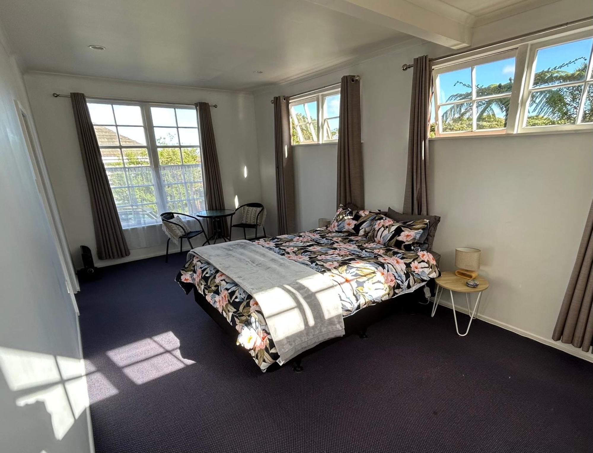 2 Bedroom Private Guesthouse In Korokoro โลเวอร์ฮัท ภายนอก รูปภาพ